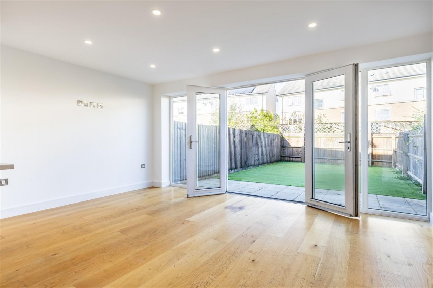 Images for Mowbray Close, Epping