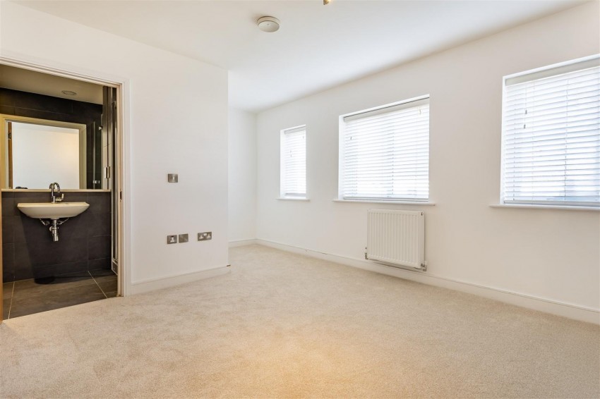 Images for Mowbray Close, Epping