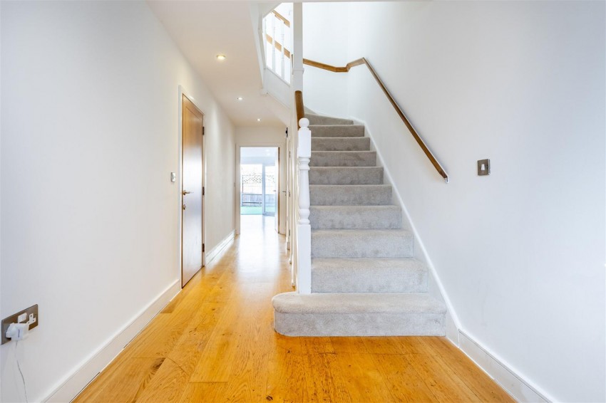 Images for Mowbray Close, Epping