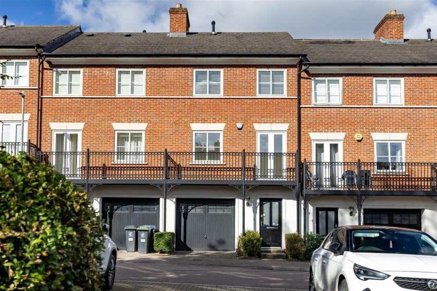 Images for Mowbray Close, Epping