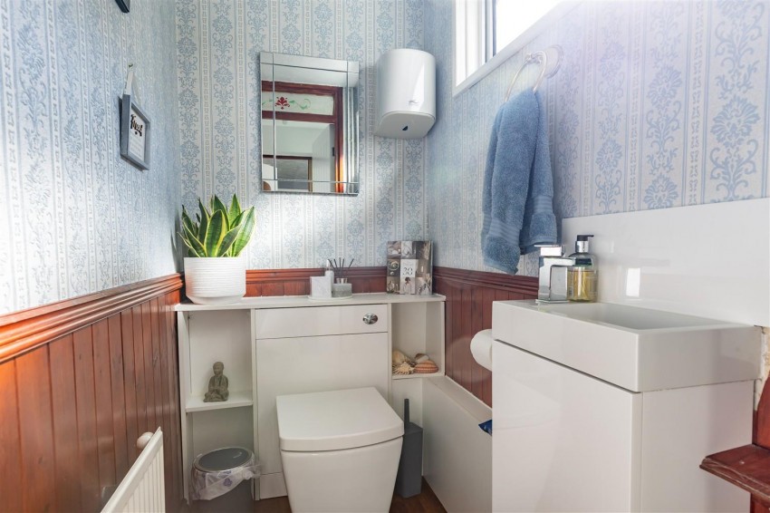 Images for Heighams, Katherines, Harlow.