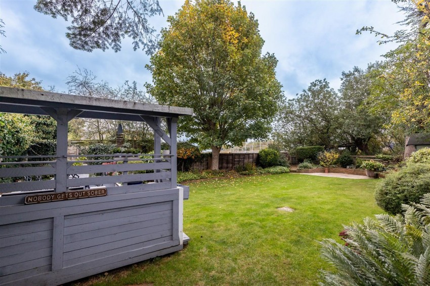 Images for Duck Lane, Thornwood Common