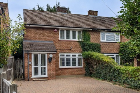 View Full Details for Centre Drive, Epping