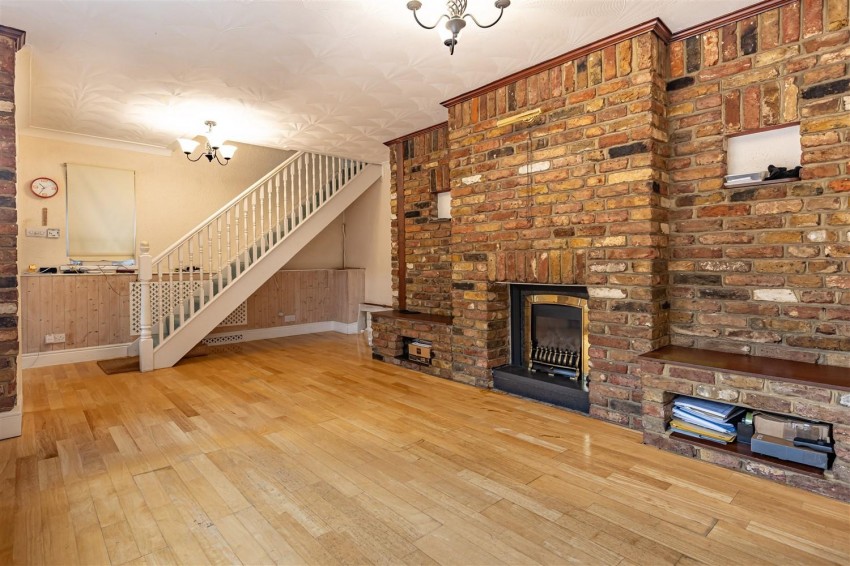 Images for Centre Drive, Epping