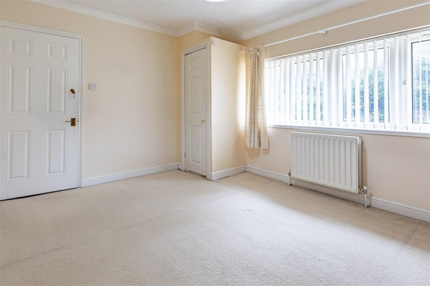 Images for Centre Drive, Epping