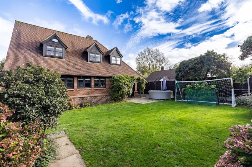 Images for Roughtallys, North Weald