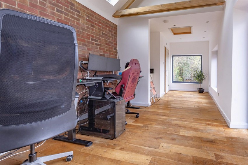 Images for Hillcrest Way, Epping