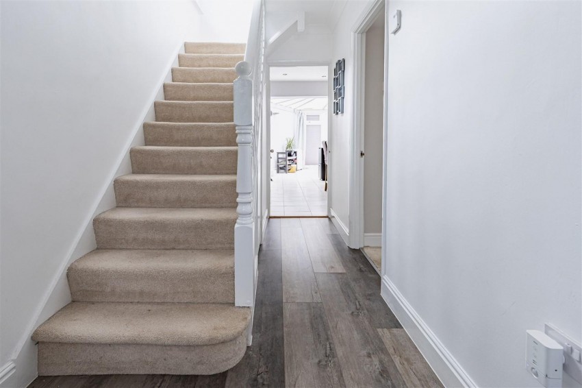 Images for Hillcrest Way, Epping