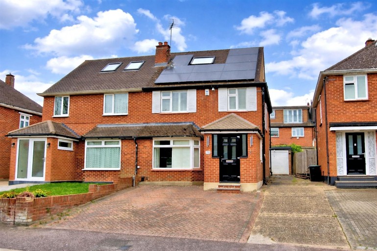 Crows Road, Epping