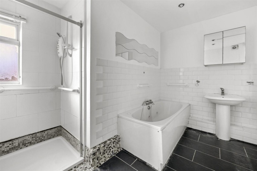 Images for Green Glade, Theydon Bois, Epping