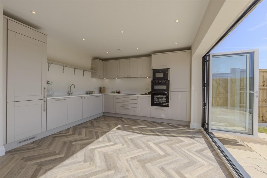 Images for Rosewood, Upland Road, Thornwood