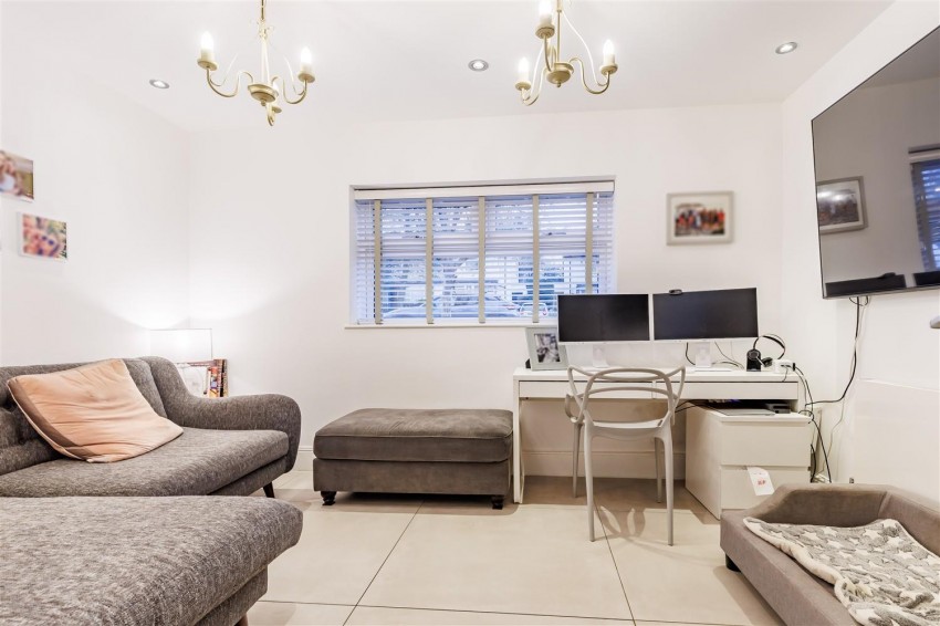 Images for Ivy Chimneys, Epping