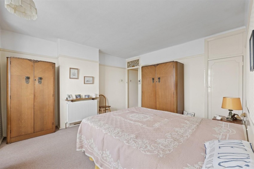 Images for Morgan Crescent, Theydon Bois