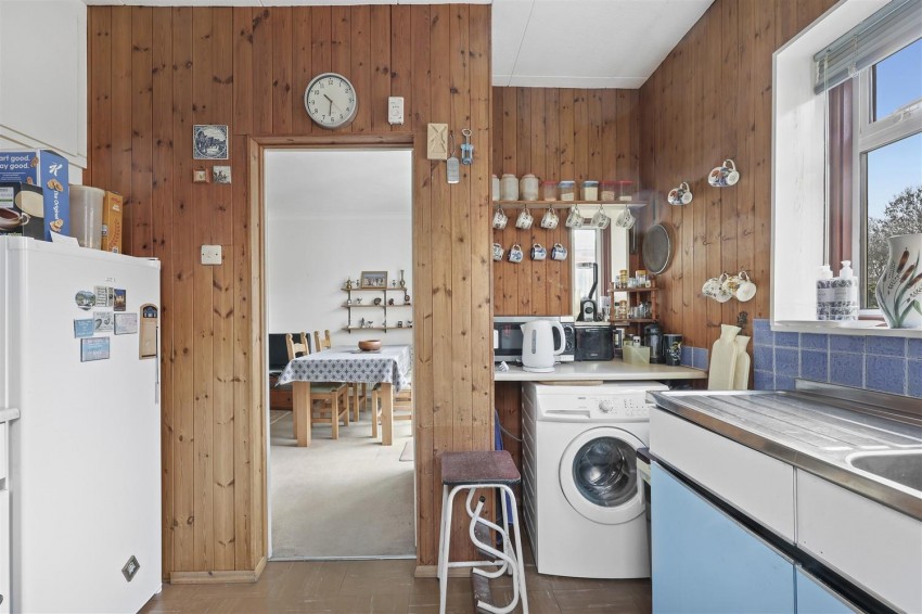 Images for Morgan Crescent, Theydon Bois