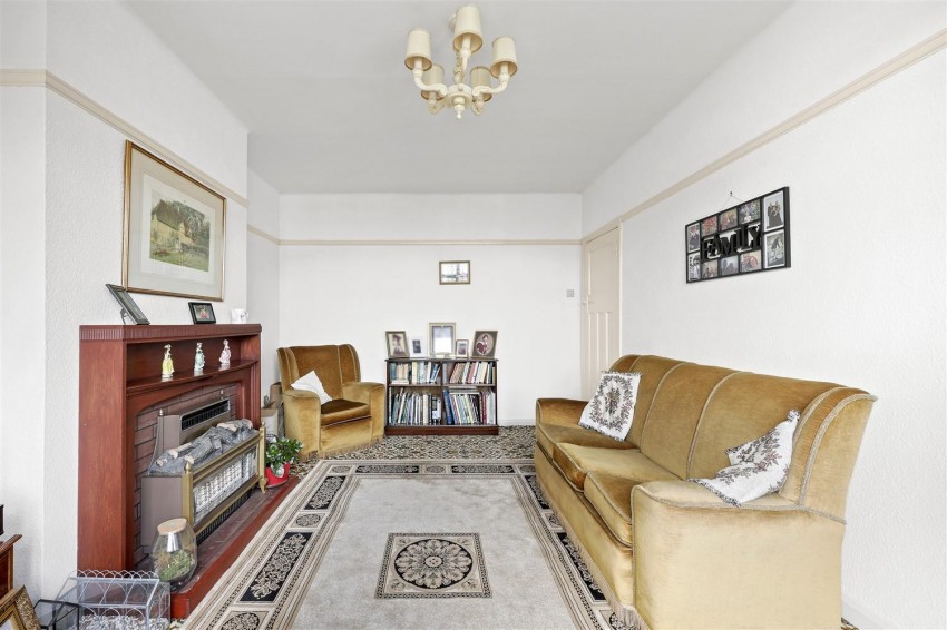 Images for Morgan Crescent, Theydon Bois