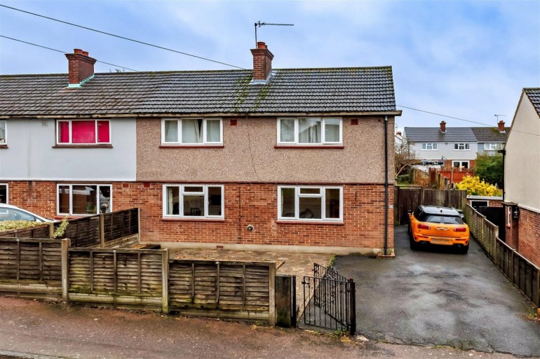 Beaconfield Avenue, Epping