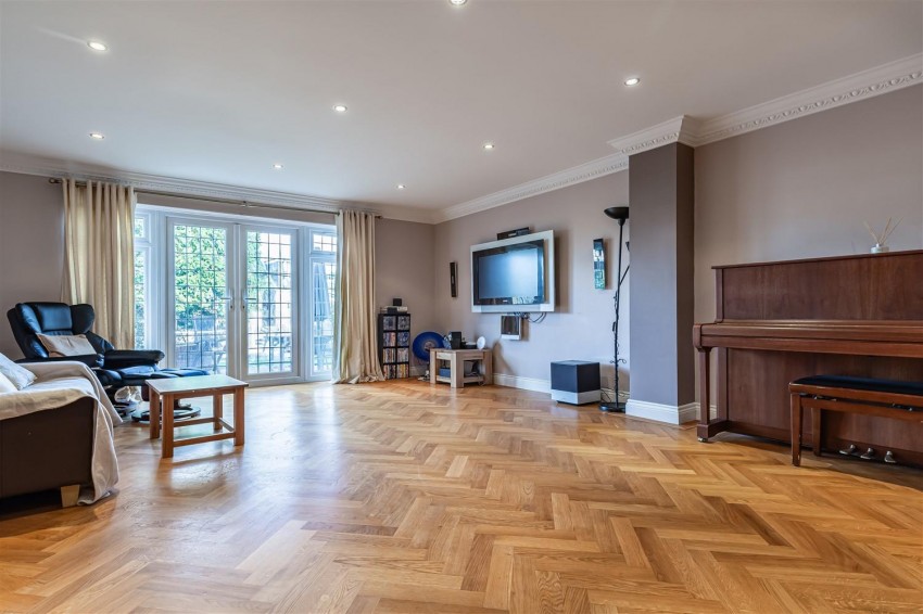 Images for High View Close, Loughton