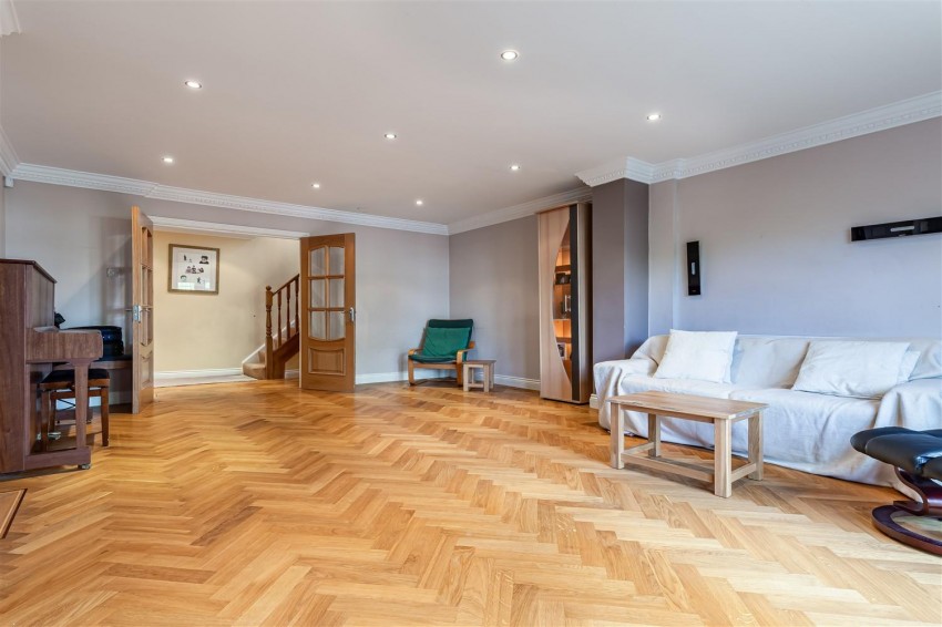 Images for High View Close, Loughton