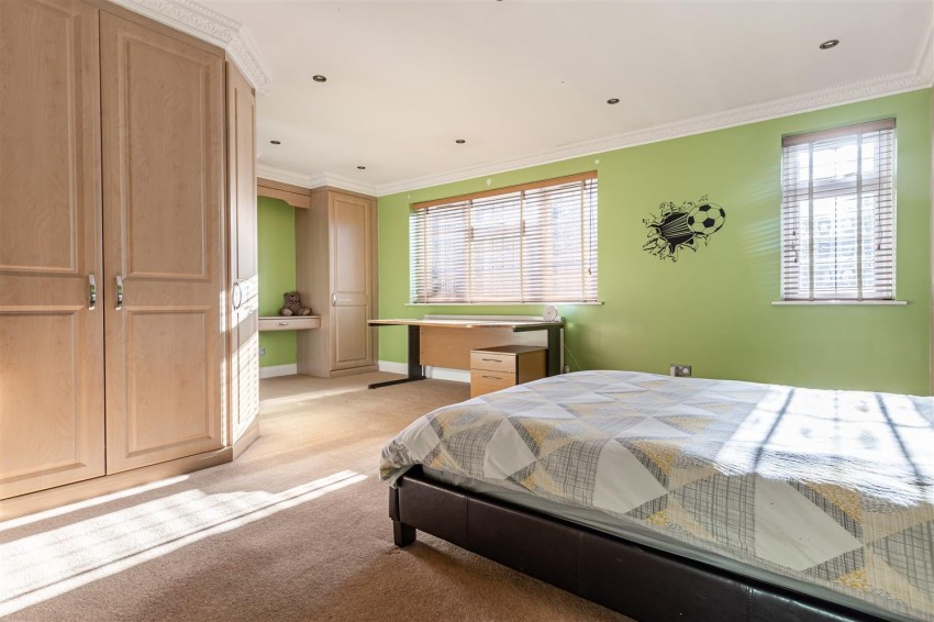 Images for High View Close, Loughton