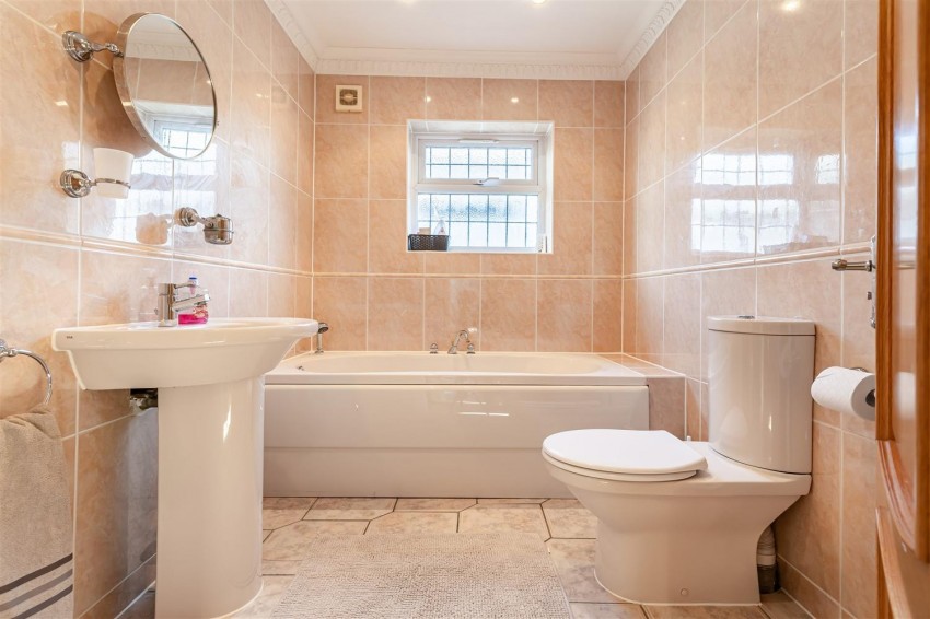 Images for High View Close, Loughton