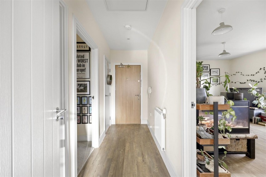 Images for Blackthorn Avenue, Chigwell