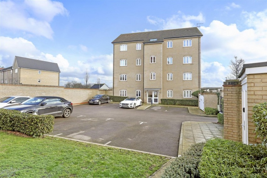 Images for Blackthorn Avenue, Chigwell