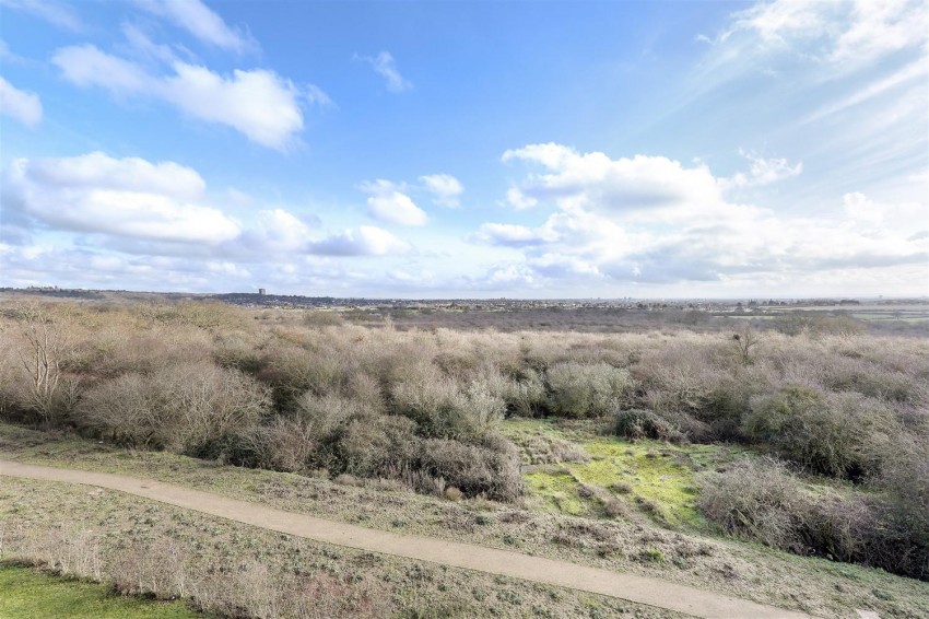 Images for Blackthorn Avenue, Chigwell