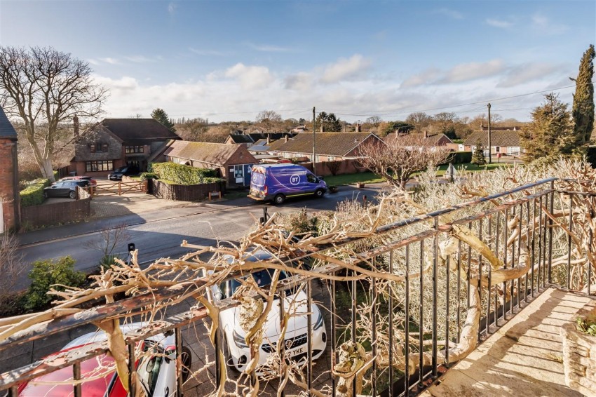 Images for Aldeburgh Dale, Harlow Road, Moreton