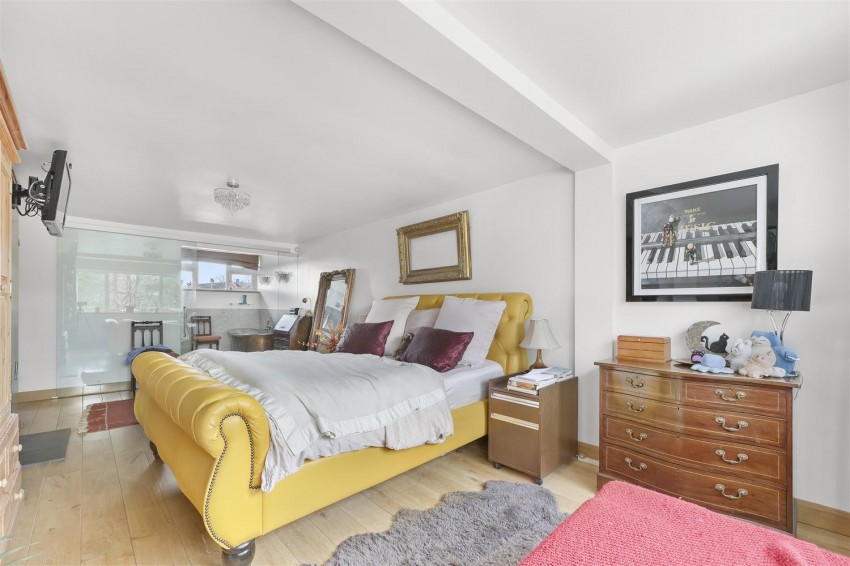 Images for Ravensmere, Epping