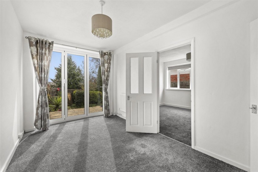 Images for Centre Avenue, Epping