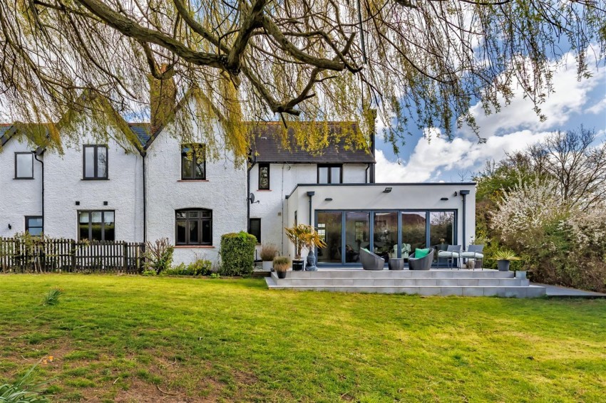 Images for Takleys manor cottage, Epping Upland