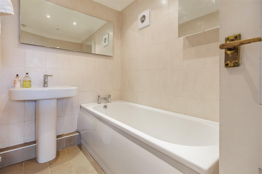 Images for Lindsey Street, Epping