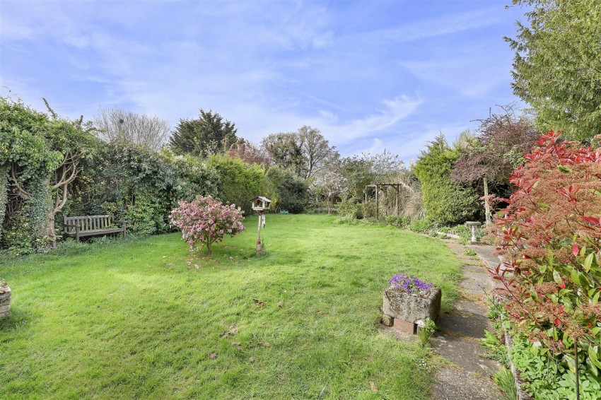 Images for Hows Mead, North Weald