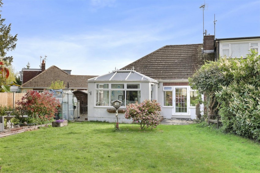 Images for Hows Mead, North Weald