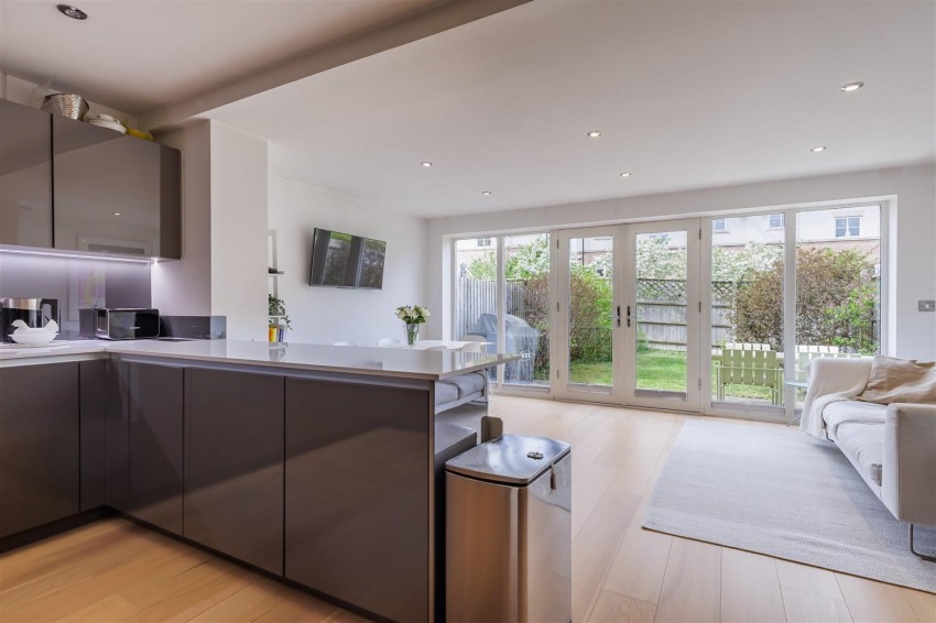 Images for Mowbray Close, Epping