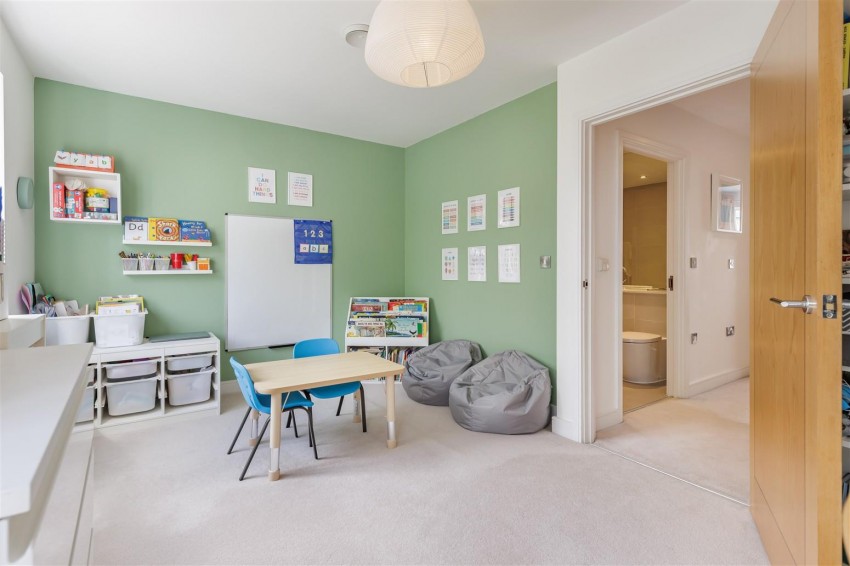 Images for Mowbray Close, Epping