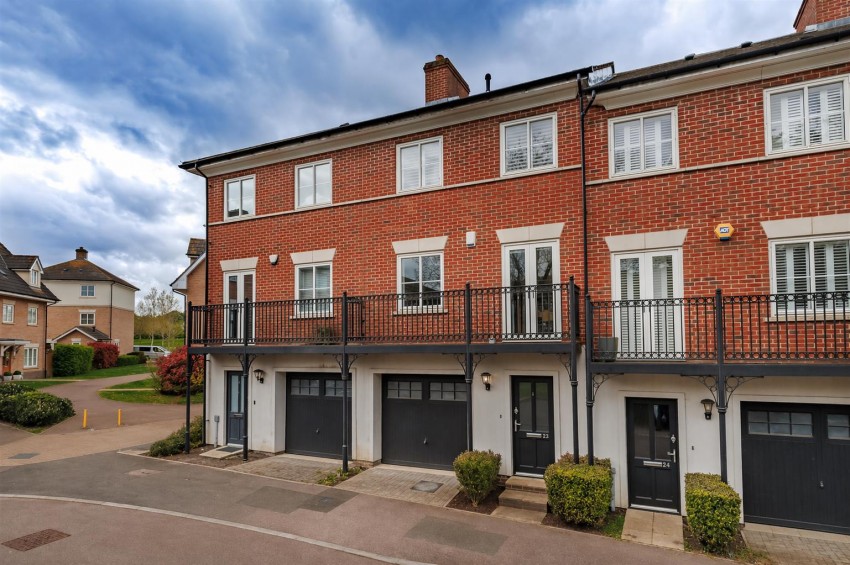 Images for Mowbray Close, Epping