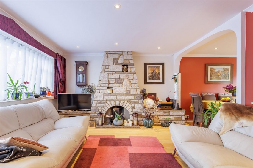 Images for Eatons Mead, Chingford