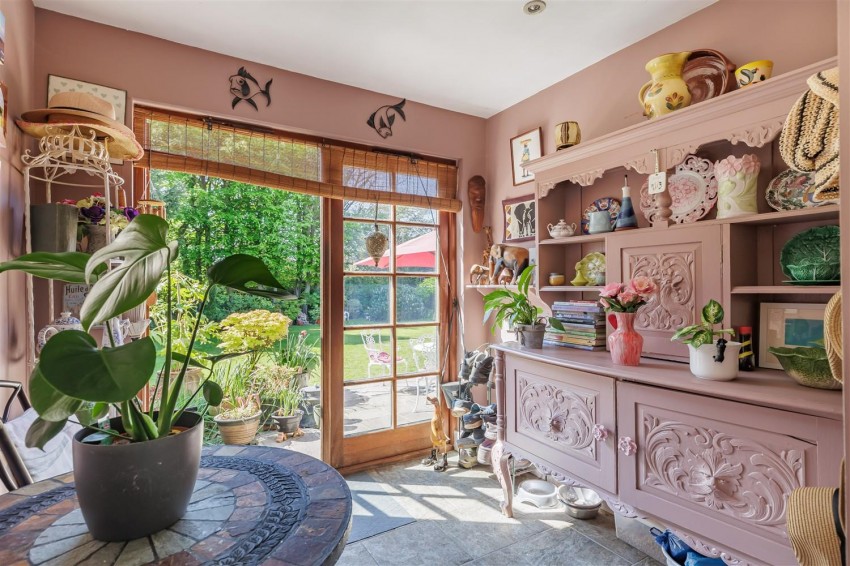 Images for The Elms, Masons Bridge Farm Rd, Fiddlers Hamlet, Epping