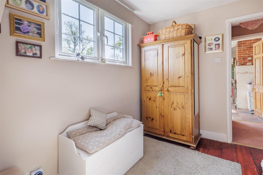 Images for The Elms, Masons Bridge Farm Rd, Fiddlers Hamlet, Epping