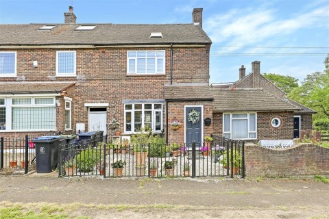 View Full Details for Ladyfields, Loughton