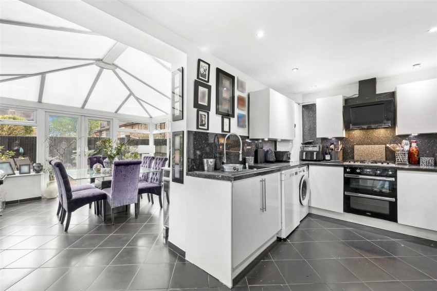 Images for Ladyfields, Loughton