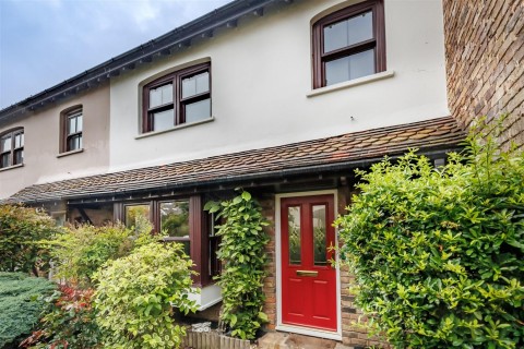 View Full Details for The Magpies, Epping Green, Epping