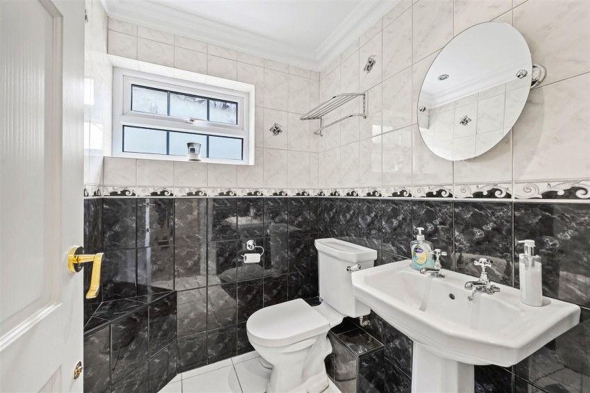 Images for Loughton Lane, Theydon Bois