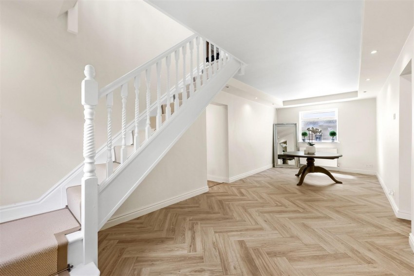 Images for Loughton Lane, Theydon Bois