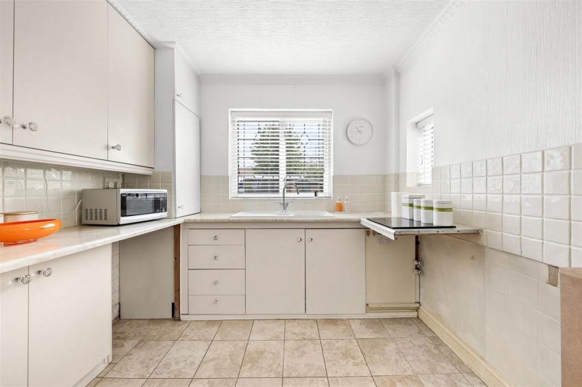 Images for Greenfields, Loughton