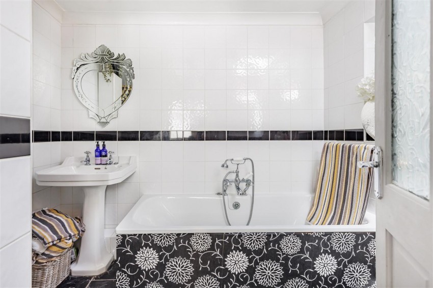 Images for High Road, Thornwood, Epping