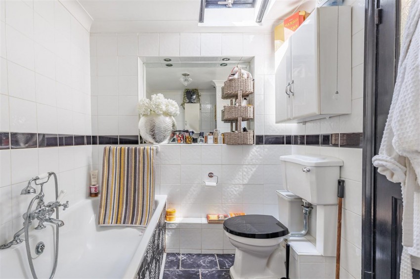 Images for High Road, Thornwood, Epping