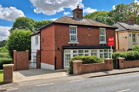 View Full Details for Bell Common, Epping
