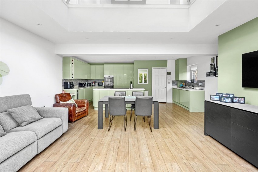 Images for Wood Mead, Epping